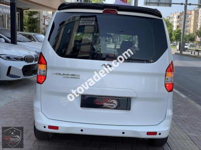 Ford Tourneo Courier 2016 1.6 TDCi Deluxe