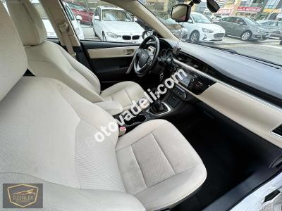 Toyota Corolla 2015 1.6 Advance