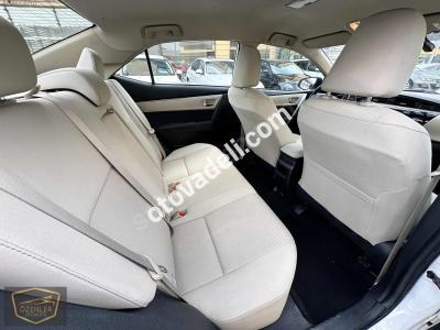 Toyota Corolla 2015 1.6 Advance