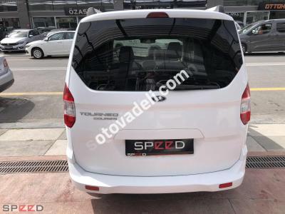 Ford Tourneo Courier 2018 1.5 TDCi Titanium