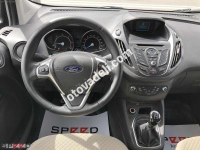 Ford Tourneo Courier 2018 1.5 TDCi Titanium