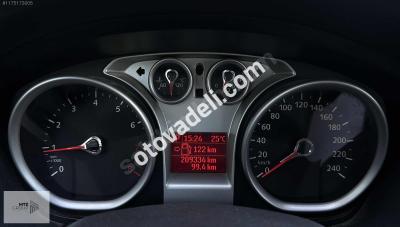 Ford Focus 2010 1.6 Titanium