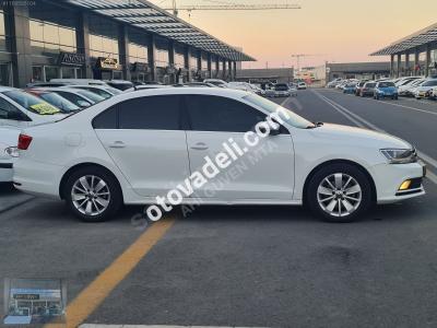 Volkswagen Jetta 2015 1.6 TDI Comfortline