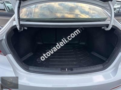 Hyundai Elantra 2017 1.6 CRDi Elite Plus