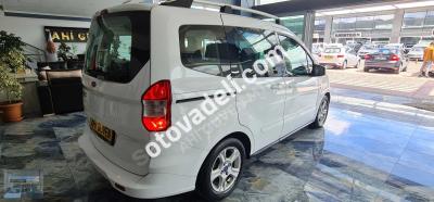 Ford Tourneo Courier 2016 1.5 TDCi Delux