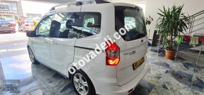 Ford Tourneo Courier 2016 1.5 TDCi Delux