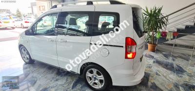 Ford Tourneo Courier 2016 1.5 TDCi Delux