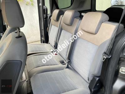 Fiat Doblo Combi 2017 1.6 Multijet Premio Plus
