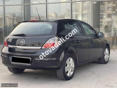 Opel Astra 2012 1.6 Essentia