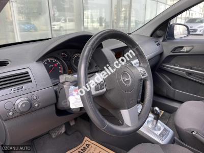 Opel Astra 2012 1.6 Essentia