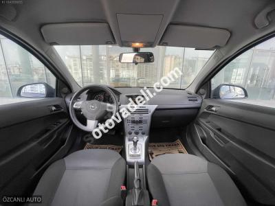 Opel Astra 2012 1.6 Essentia