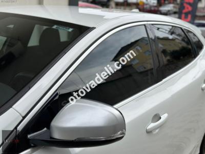 Volvo V40 2015 1.6 D R-Design