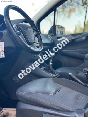 Ford Tourneo Courier 2023 1.5 TDCi Titanium Plus