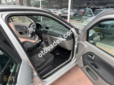 Renault Symbol 2011 1.2 Expression