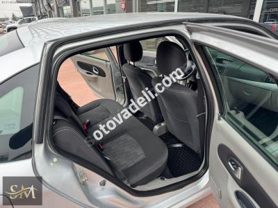 Renault Symbol 2011 1.2 Expression