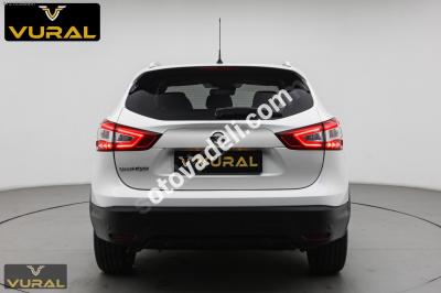 Nissan Qashqai 2016 1.6 dCi Platinum Premium Pack
