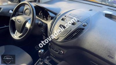 Ford Tourneo Courier 2021 1.5 TDCi Delux