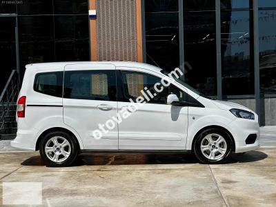 Ford Tourneo Courier 2021 1.5 TDCi Delux