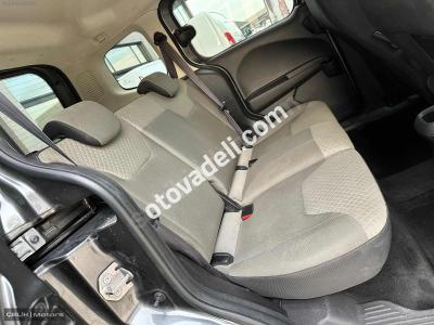 Ford Tourneo Courier 2019 1.5 TDCi Titanium Plus
