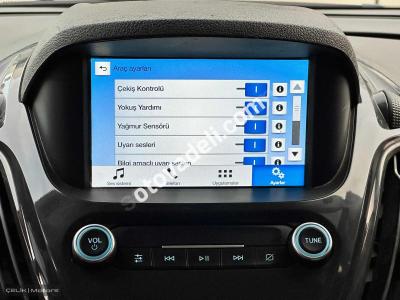 Ford Tourneo Courier 2019 1.5 TDCi Titanium Plus