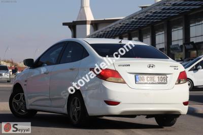 Hyundai Accent Blue 2012 1.6 CRDI Mode