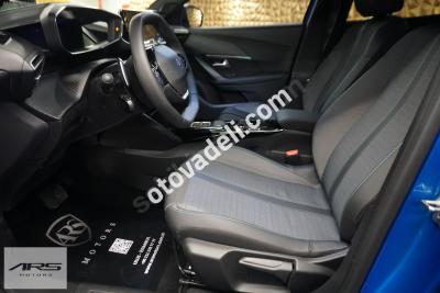 Peugeot 2008 2023 1.2 PureTech Allure