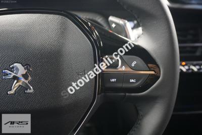 Peugeot 2008 2023 1.2 PureTech Allure
