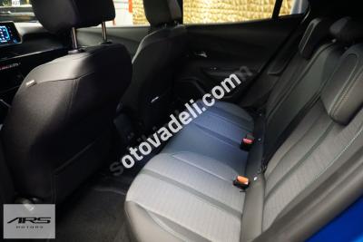 Peugeot 2008 2023 1.2 PureTech Allure