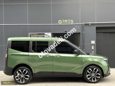 Ford Tourneo Courier 2024 1.0 EcoBoost Titanium