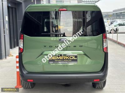 Ford Tourneo Courier 2024 1.0 EcoBoost Titanium