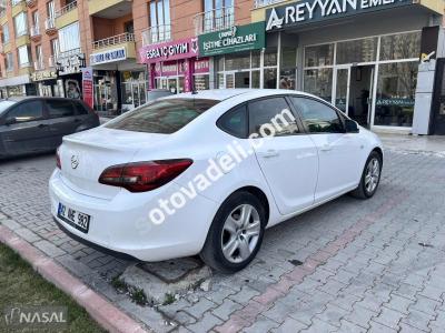Opel Astra 2013 1.3 CDTI Edition