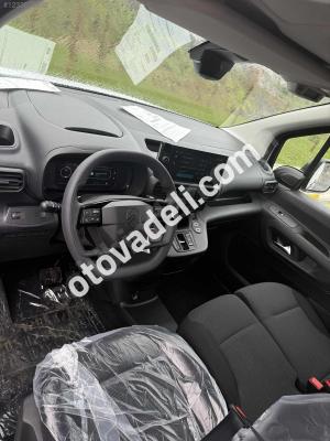 Citroen Berlingo 2025 1.5 BlueHDI Feel