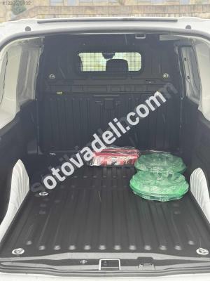 Citroen Berlingo 2025 1.5 BlueHDI Feel