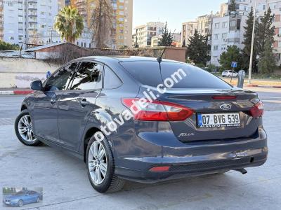 Ford Focus 2012 1.6 Trend X