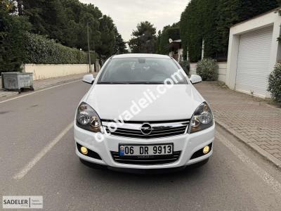 Opel Astra 2011 1.4 Essentia