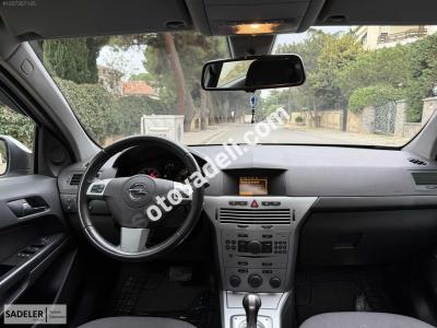 Opel Astra 2011 1.4 Essentia