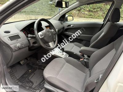 Opel Astra 2011 1.4 Essentia