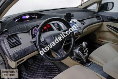 Honda Civic 2009 1.6i VTEC Dream