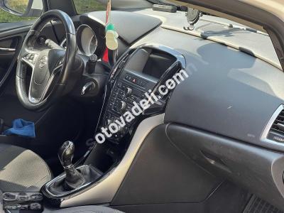 Opel Astra 2014 1.6 CDTI Cosmo