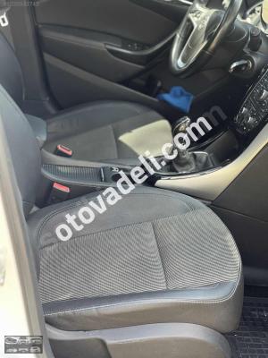 Opel Astra 2014 1.6 CDTI Cosmo